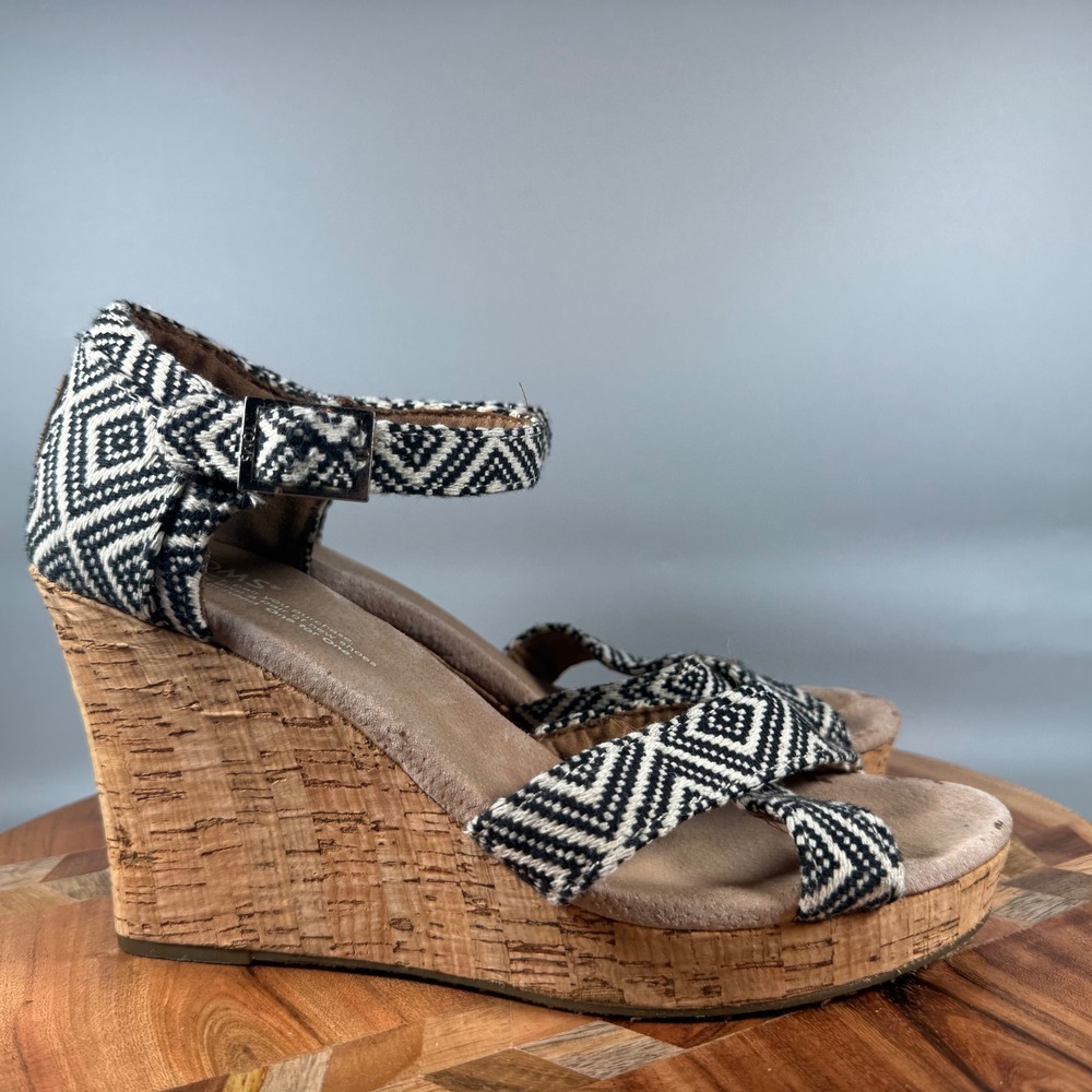 TOMS Black White Geometric Diamond‎ Strappy Cork Wedge Sandals Womens 8